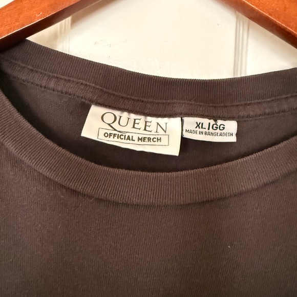 Queen Official Merch Tee - Picture 2 of 3